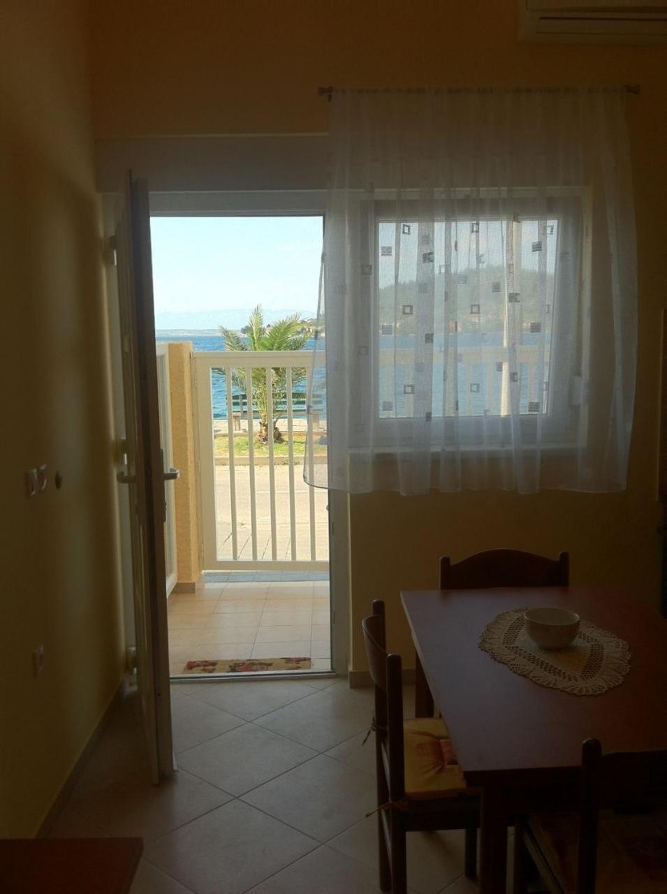 Apartments Kolt - 15M From Sea Kali Exterior photo